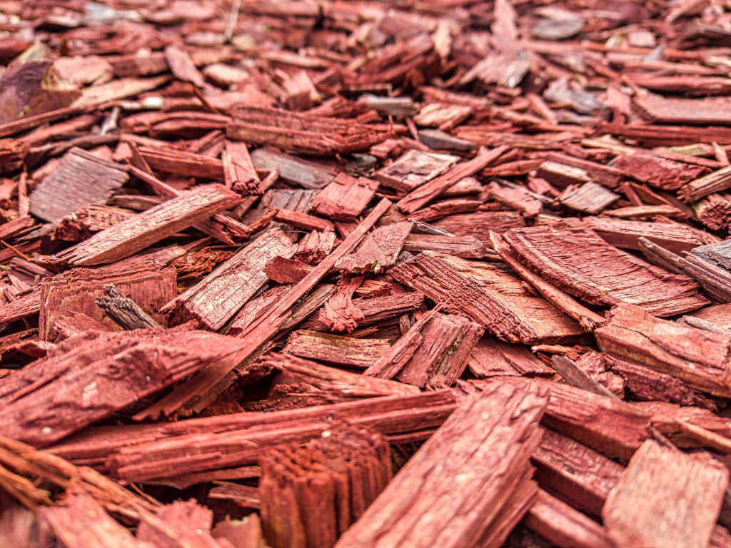 choosing a mulch color